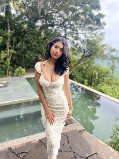 Angelinadiiiaz Instagram girl