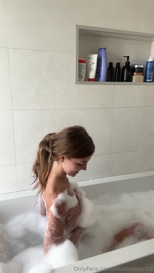 Elsabellucci nude Instagram photo — @elsabelluccii leaked #7