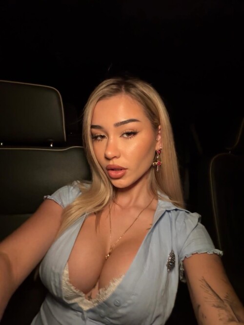 Babybellllzzzz Instagram girl