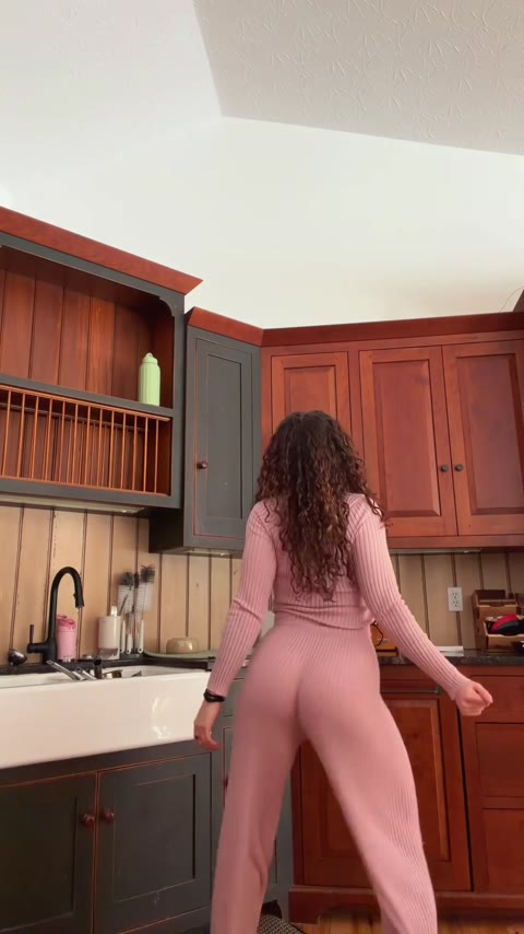 Karlyetaylor nude Instagram photo — @karlyetaylor leaked #6